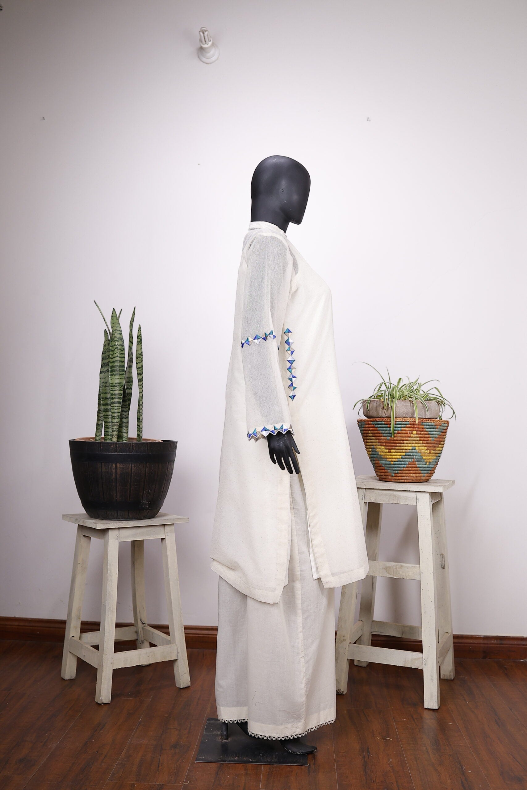 Off White Kurta with Embroidered Detailing