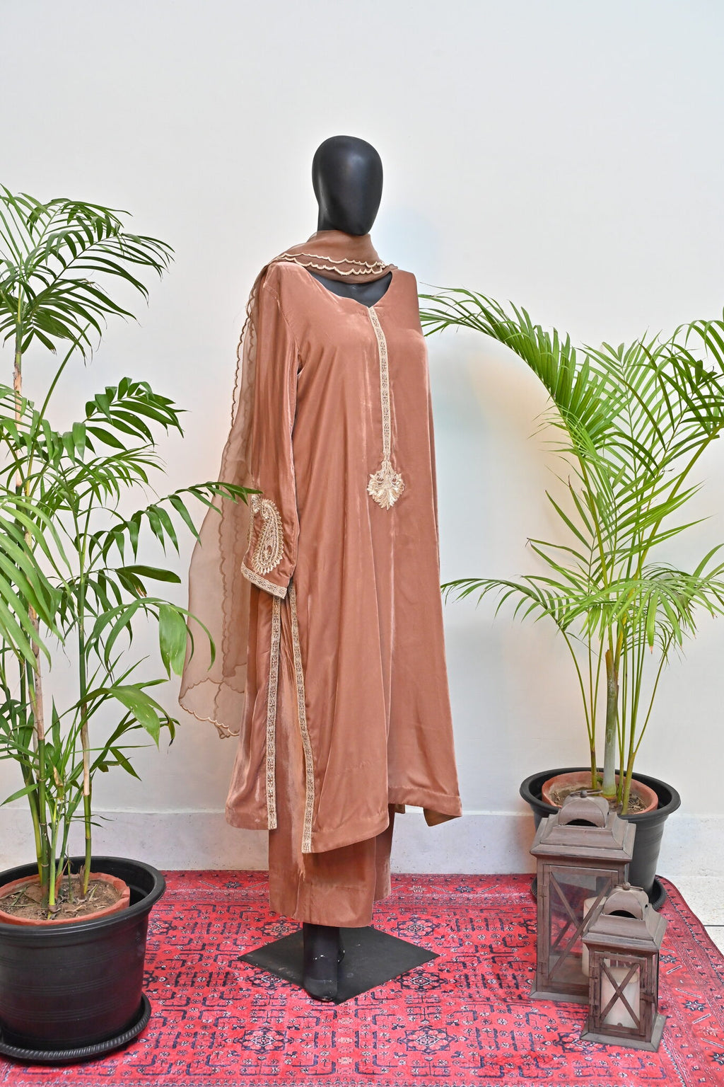 Tea Pink Velvet Outfit