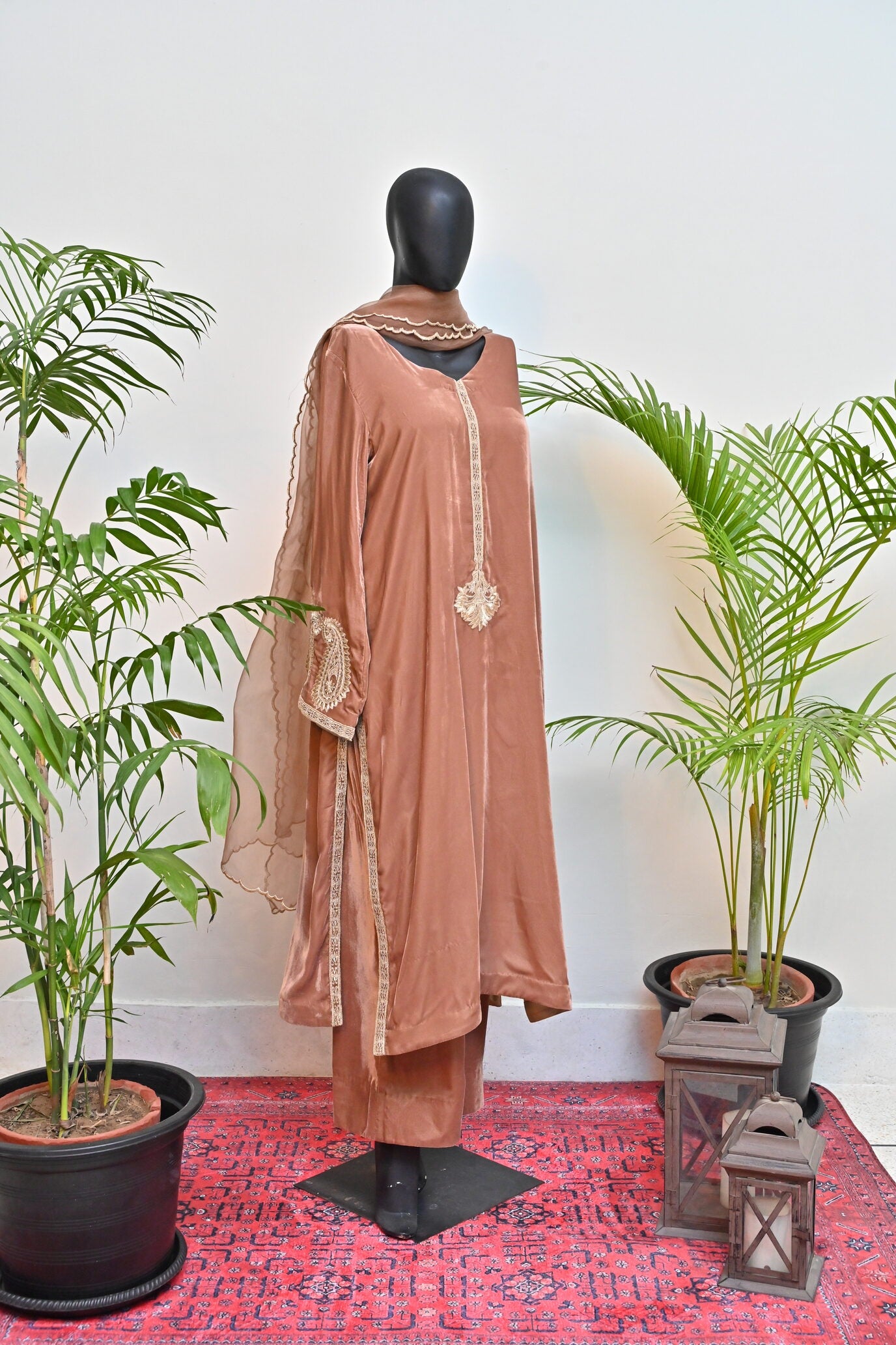 Tea Pink Velvet Outfit