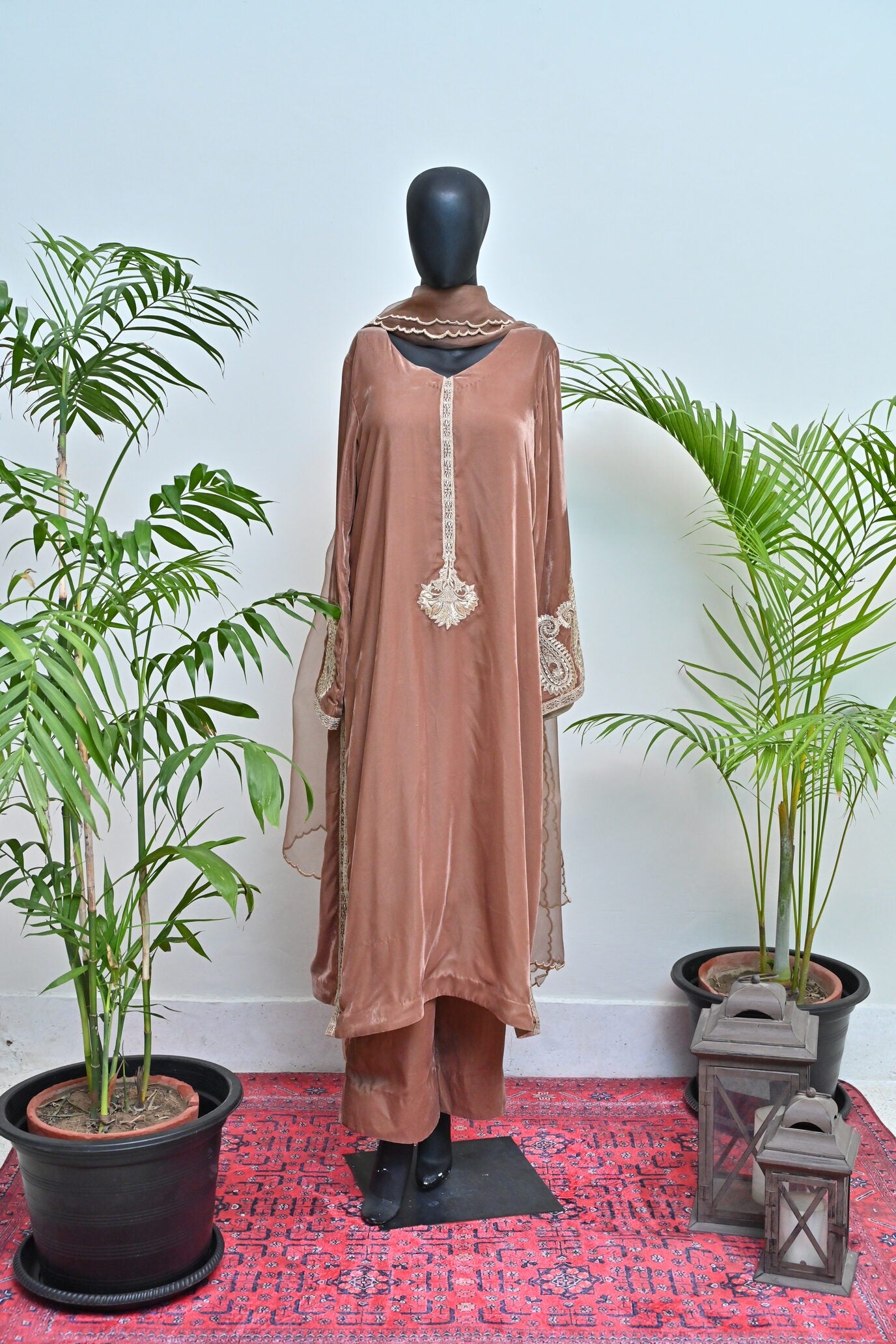 Tea Pink Velvet Outfit