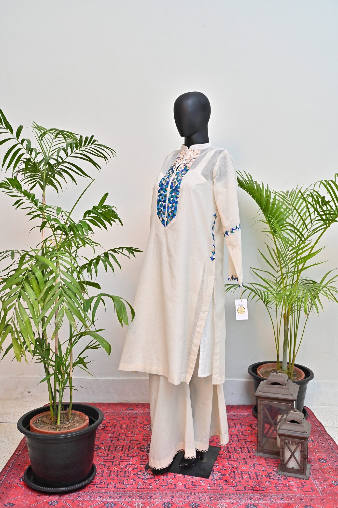 Off White Kurta with Embroidered Detailing