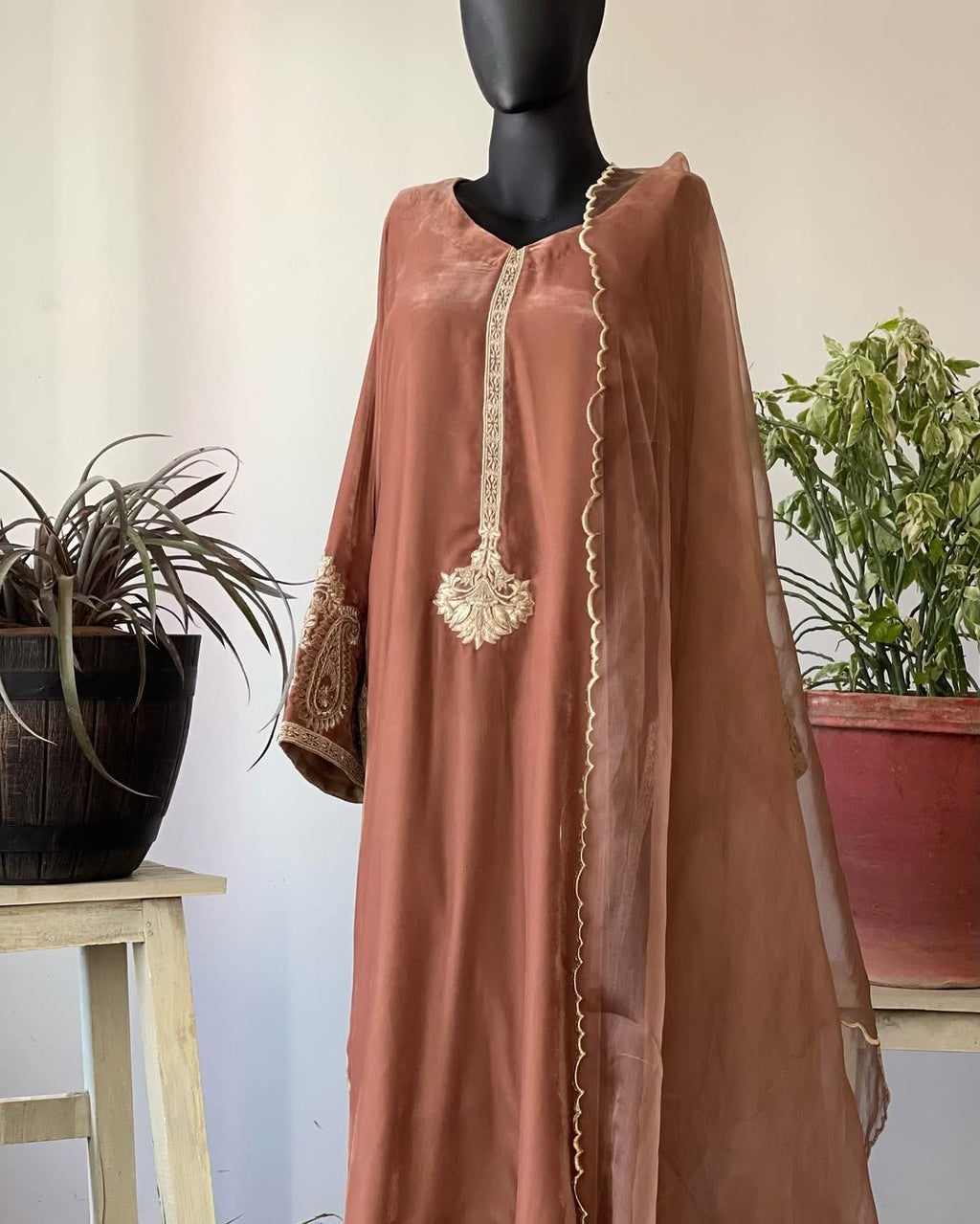 Tea Pink Velvet Outfit
