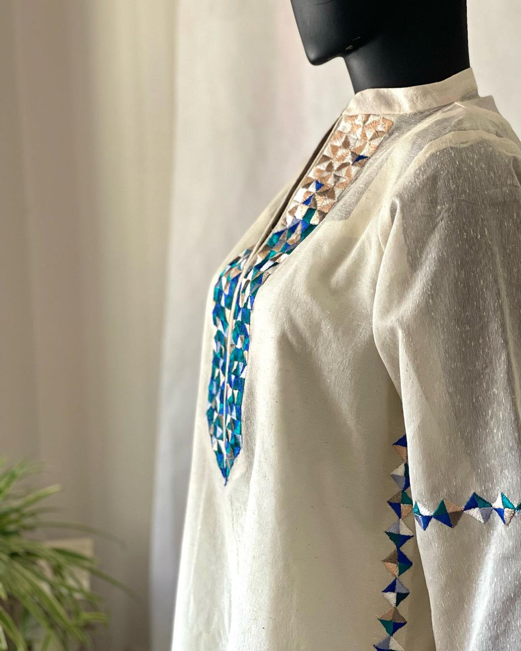 Off White Kurta with Embroidered Detailing